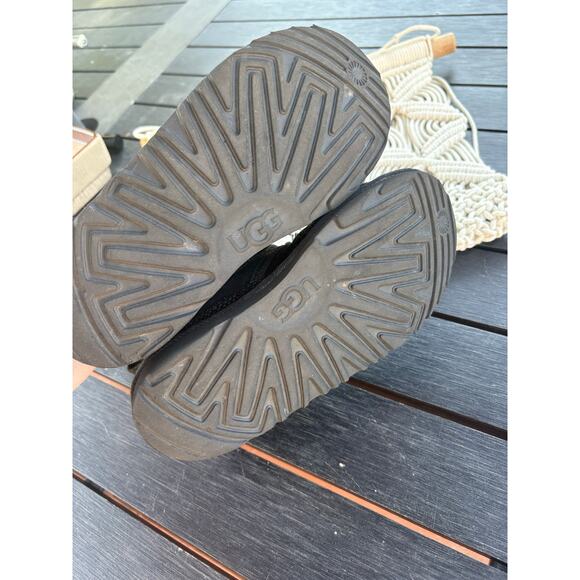 Ugg Kids Neumel II Chukka Ankle Boots Size 4 Black Suede Leather Winter Booties - Picture 10 of 10